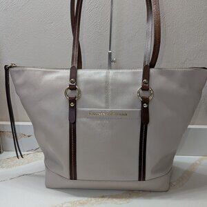 Dooney & Bourke large beige tote/shoulder bag. EUC!